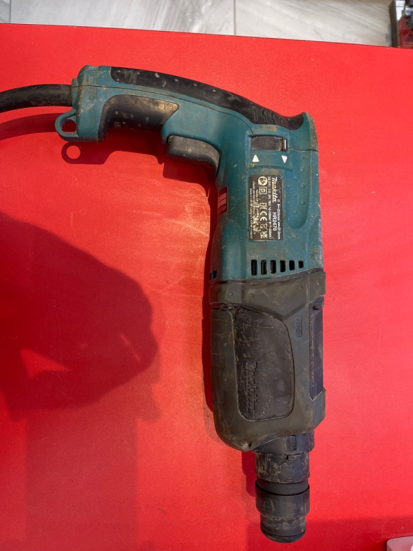 Перфоратор Makita HR2470