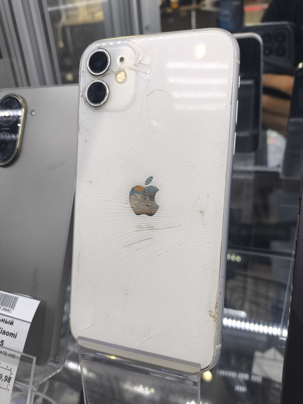 Мобильный телефон Apple iPhone 11