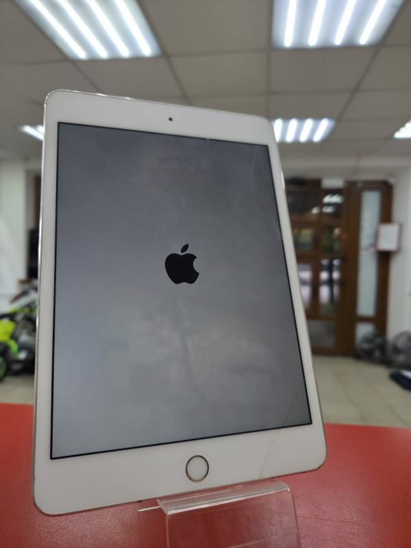 Планшет Apple iPad mini 4