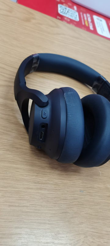Наушники Soundcore Q20i